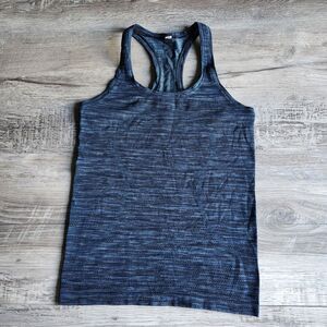(6) Lululemon Swiftly Tech tank top